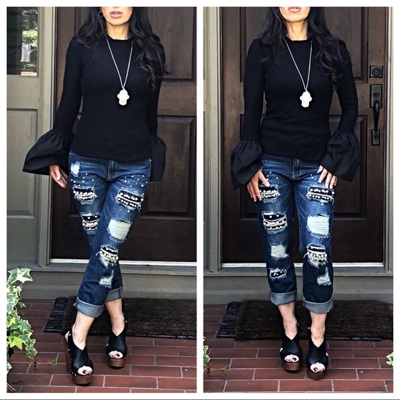 ✨RESTOCKED✨Black bell sleeves top - Picture 5 of 8